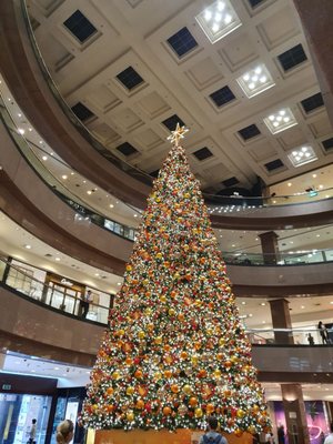 Ngee Ann City by null