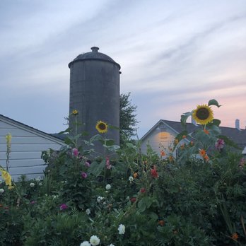 Candlelight Farms - Sunset and the silo - Bed & Breakfast Near Me - New Milford, Connecticut Candlelight Farms - Sunset and the silo - Bed & Breakfast Near Me - New Milford, Connecticut