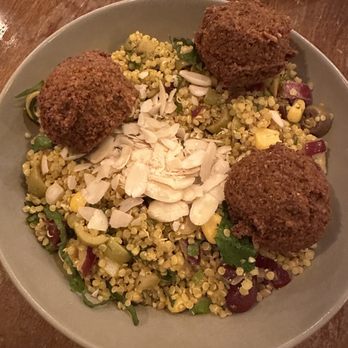 Umi Falafel - Moroccan quinoa salad with falafel - Vegetarian Near Me - Dublin, D