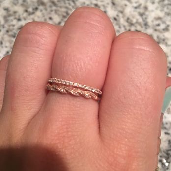 La Noosha - Bottom rope rose gold ring with diamond accent. In love. - Jewelry Near Me - Los Angeles, California