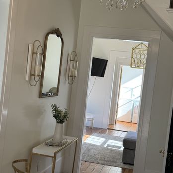 Dirty Diva’s Cleaning Services - Foyer/ Entry - Home Cleaning Near Me Dirty Diva’s Cleaning Services - Foyer/ Entry - Home Cleaning Near Me