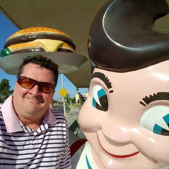 Bob's Big Boy Broiler - Me and Bob - American Near Me - Downey, California