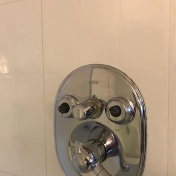 Flamingo Las Vegas - Crazy shower with water spray. - Hotels Near Me - Las Vegas, Nevada Flamingo Las Vegas - Crazy shower with water spray. - Hotels Near Me - Las Vegas, Nevada