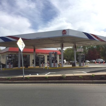 Big Y Express - a gas station on a street corner - Gas Stations Near Me - Springfield, Massachusetts