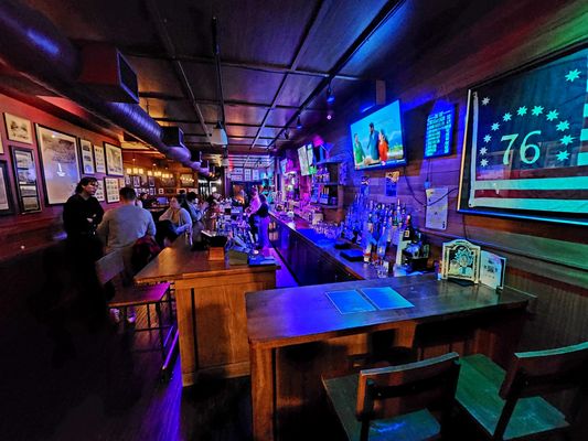 Lola's A Neighborhood Bar by null