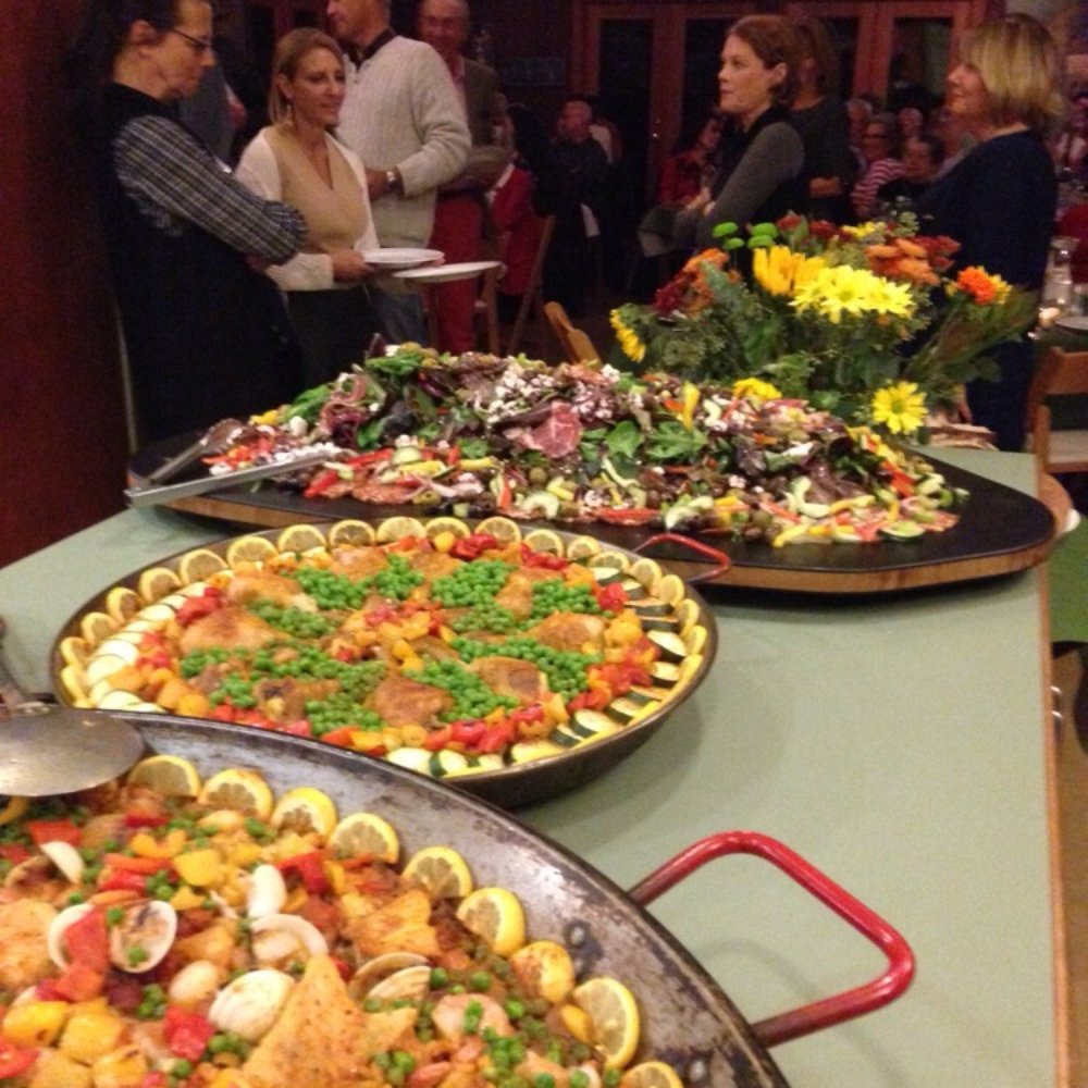 Paella Guy - Paella de Mariscos at the Vineyard Club in Geyserville. - Caterers Near Me - Windsor, California Paella Guy - Paella de Mariscos at the Vineyard Club in Geyserville. - Caterers Near Me - Windsor, California