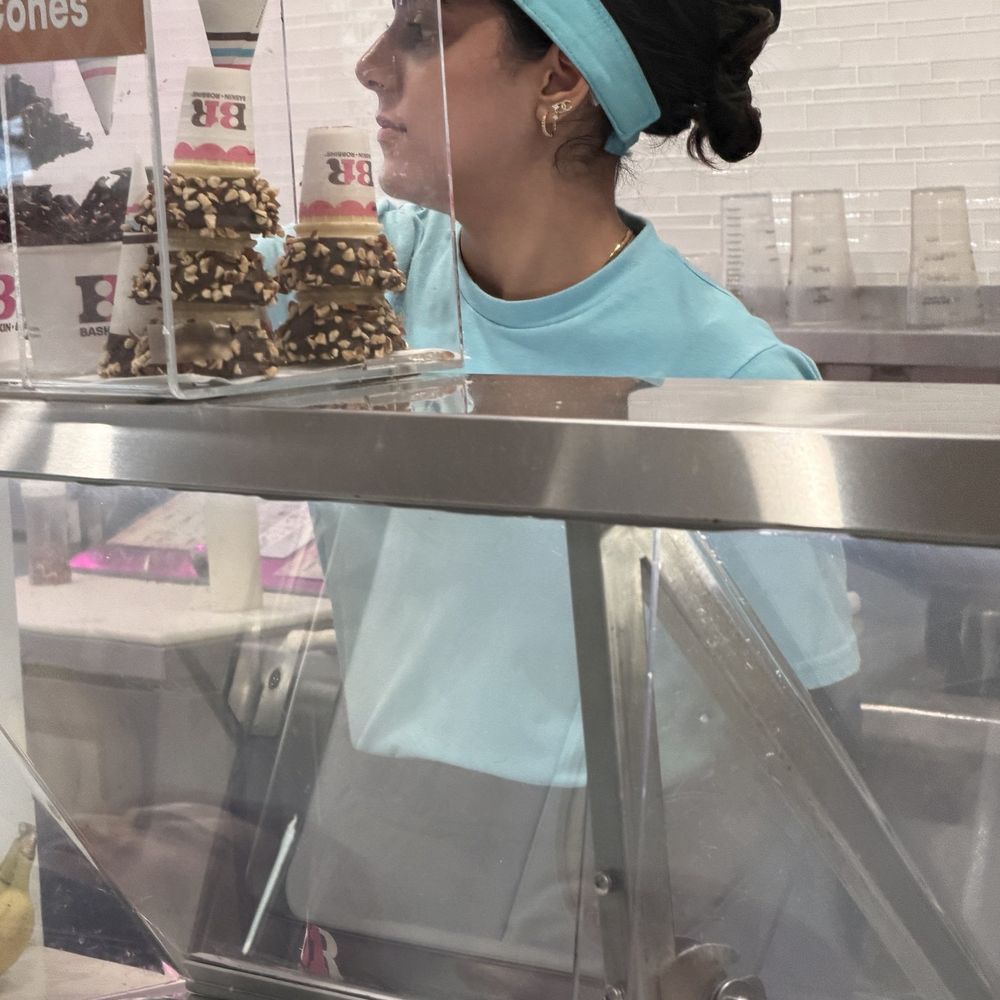 Baskin-Robbins - The employee working ignored my son when he politely wanted to sample a flavor. - Ice Cream & Frozen Yogurt Near Me - Glendale, California Baskin-Robbins - The employee working ignored my son when he politely wanted to sample a flavor. - Ice Cream & Frozen Yogurt Near Me - Glendale, California