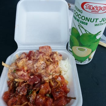 Ono Seafood - Haw'n Style and Spicy Ahi combo with white rice and coconut juice - Seafood Near Me - Honolulu, Hawaii Ono Seafood - Haw'n Style and Spicy Ahi combo with white rice and coconut juice - Seafood Near Me - Honolulu, Hawaii