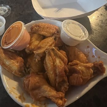 Poor Richards - Wings! Their sauce is very good. - Sports Bars Near Me - Fenton, Missouri