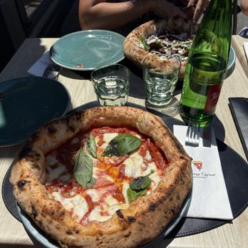 Pizzeria Vincenzo Capuano - Pizza Near Me - Naples, NA