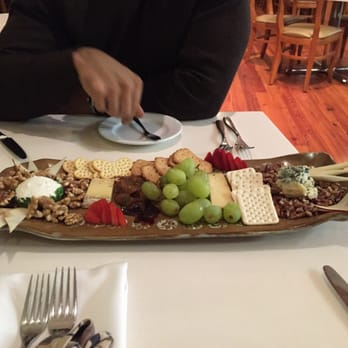 Garfrericks Cafe - Delicious tasty cheese plate - American Near Me - Oxford, Alabama