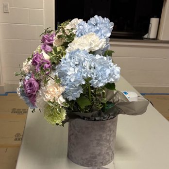 Pink Clover Florist - Front heavy arrangement that was not stable. - Florists Near Me - Honolulu, Hawaii