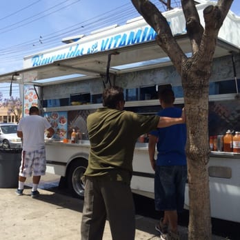 Mariscos El Diamante - Decent Mariscos. They have all the typical stuff mixtas, cocteles, oysters, sodas, jaritos. - Food Trucks Near Me - Los Angeles, California Mariscos El Diamante - Decent Mariscos. They have all the typical stuff mixtas, cocteles, oysters, sodas, jaritos. - Food Trucks Near Me - Los Angeles, California