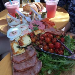 Kith 'n' Chow - The unbeatable breakfast platter for three!