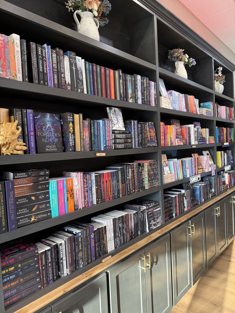 Vibe Yoga Lab Books and Breath  Logo