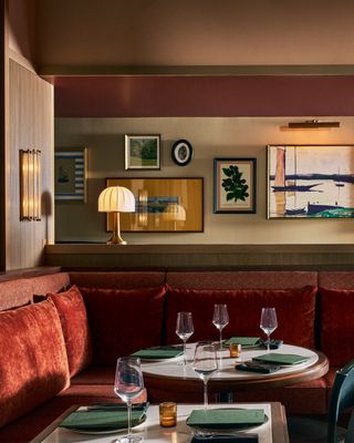 Fidelity Hotel by null