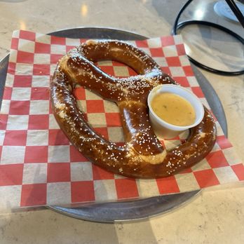 Parry's Pizzeria & Taphouse - PRETZEL CON QUESO - Pizza Near Me - Avondale, Arizona Parry's Pizzeria & Taphouse - PRETZEL CON QUESO - Pizza Near Me - Avondale, Arizona