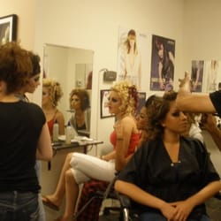 Que Bella Salon - Que Bella Salon: where everyone feels like a model (except WE'LL let you eat a sandwich!)