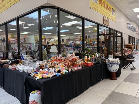 Pacific East Mall by null