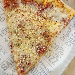 Sbarro Belvidere Tollway Oasis - Cheese pizza