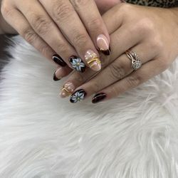 Pretty Nails - Obsessed with my set they did! I had such a good experience here.