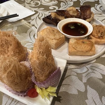 Lucky Seafood House - Dim sum - Chinese Near Me - Markham, Ontario