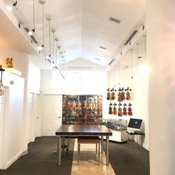 Aloha Music School - Our beautiful showroom