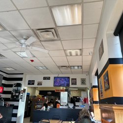 Fatbob's Pizza - Counter