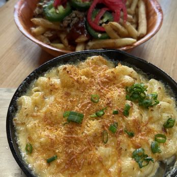 Del's Hideout - Loaded fries, mac n chz (so creamy and good!) - Barbeque Near Me - San Diego, California Del's Hideout - Loaded fries, mac n chz (so creamy and good!) - Barbeque Near Me - San Diego, California