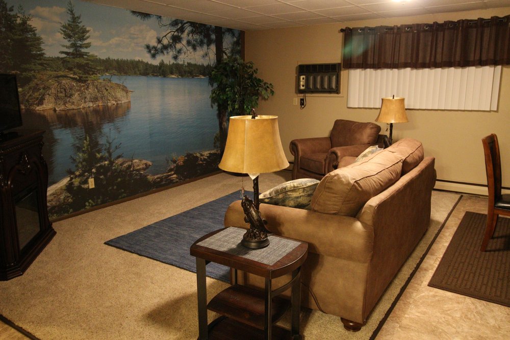 NEW ALBIN INN AND SUITES 205 N 1st St, New Albin, Iowa Vacation