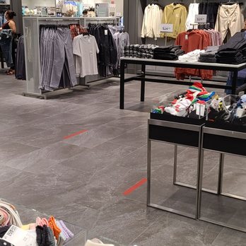 H&M - Kids area - Men's Clothing Near Me - Burbank, California