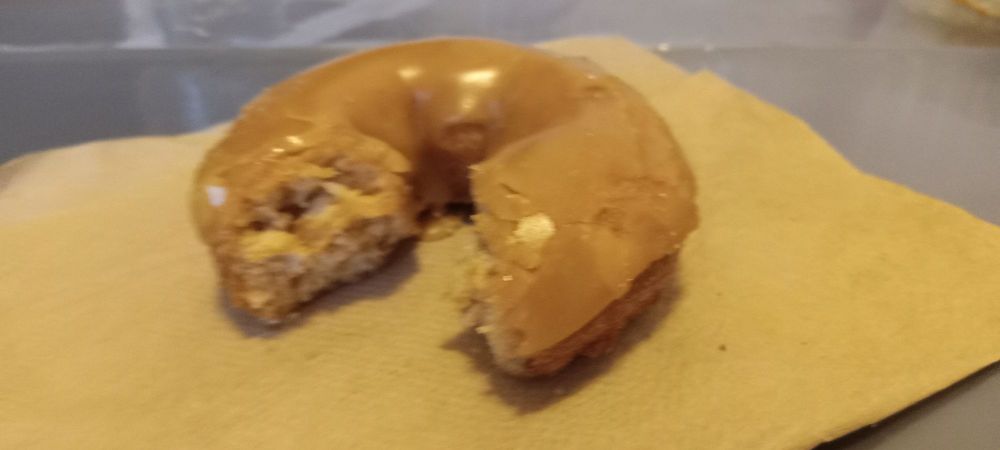 Denny's Doughnuts & Bakery