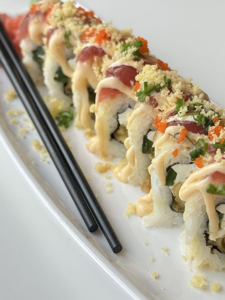 Tuna Sushi & Bento Logo