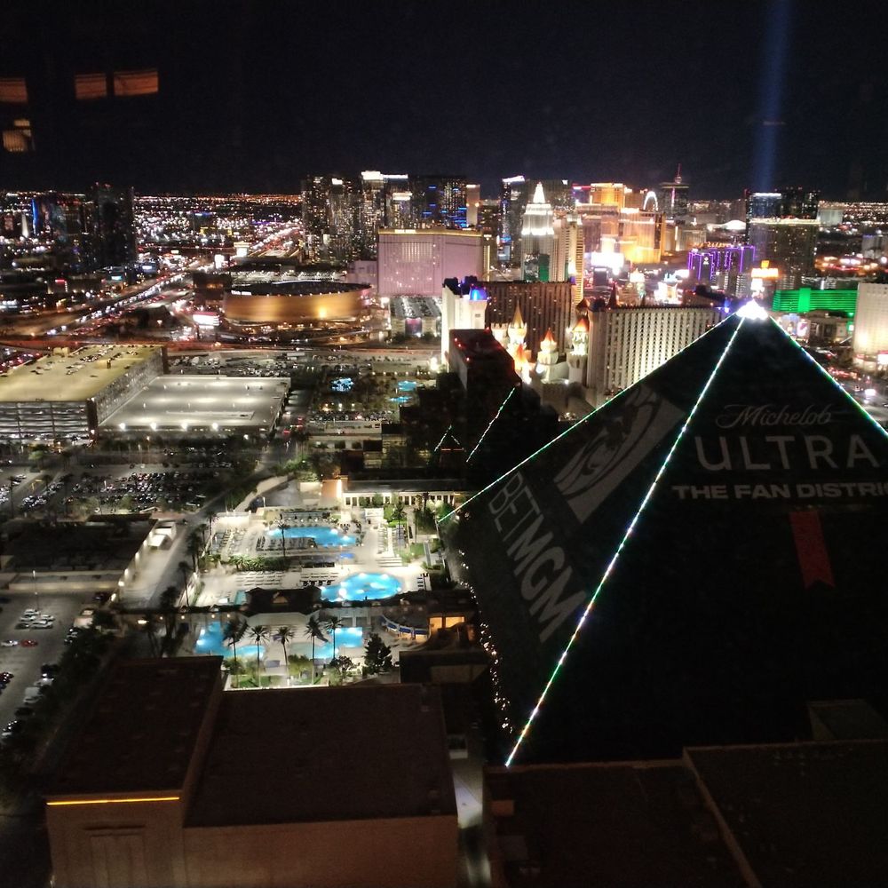 Skyfall Panoramic Bar & Lounge - Cocktail Bars Near Me - Las Vegas, Nevada Skyfall Panoramic Bar & Lounge - Cocktail Bars Near Me - Las Vegas, Nevada