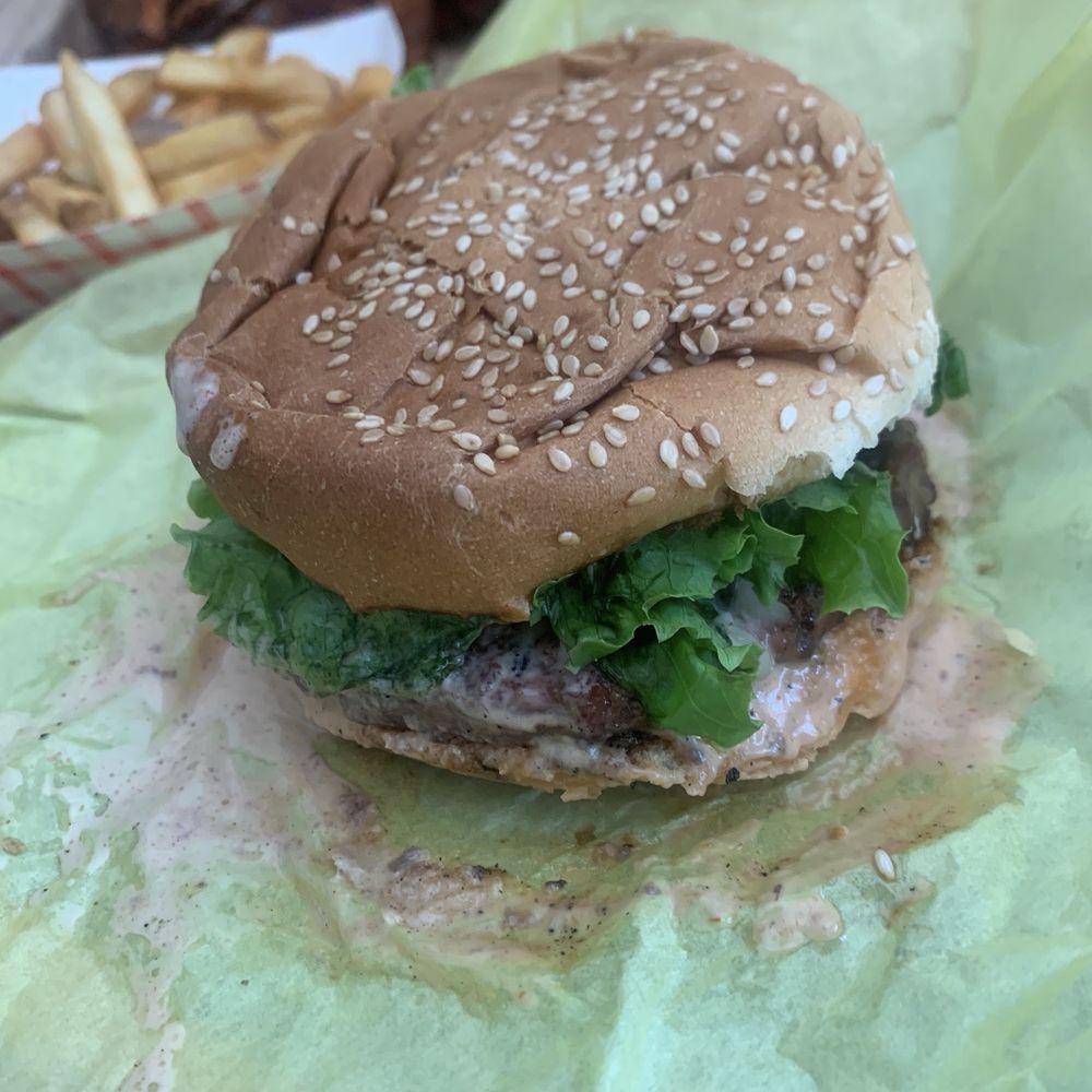 Sylvester's Burgers - California Burger + bacon - Burgers Near Me - Atascadero, California Sylvester's Burgers - California Burger + bacon - Burgers Near Me - Atascadero, California
