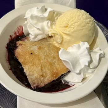 Mo's Seafood & Chowder - 11.24.23 Marionberry Cobbler w/ vanilla ice cream - Seafood Near Me - Florence, Oregon