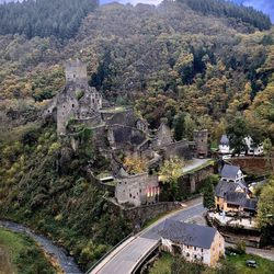 Niederburg Manderscheid - View from the highway