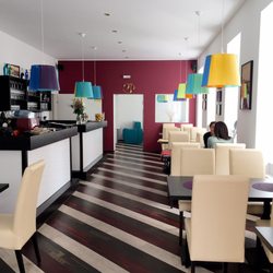 om namo - Indoor seating