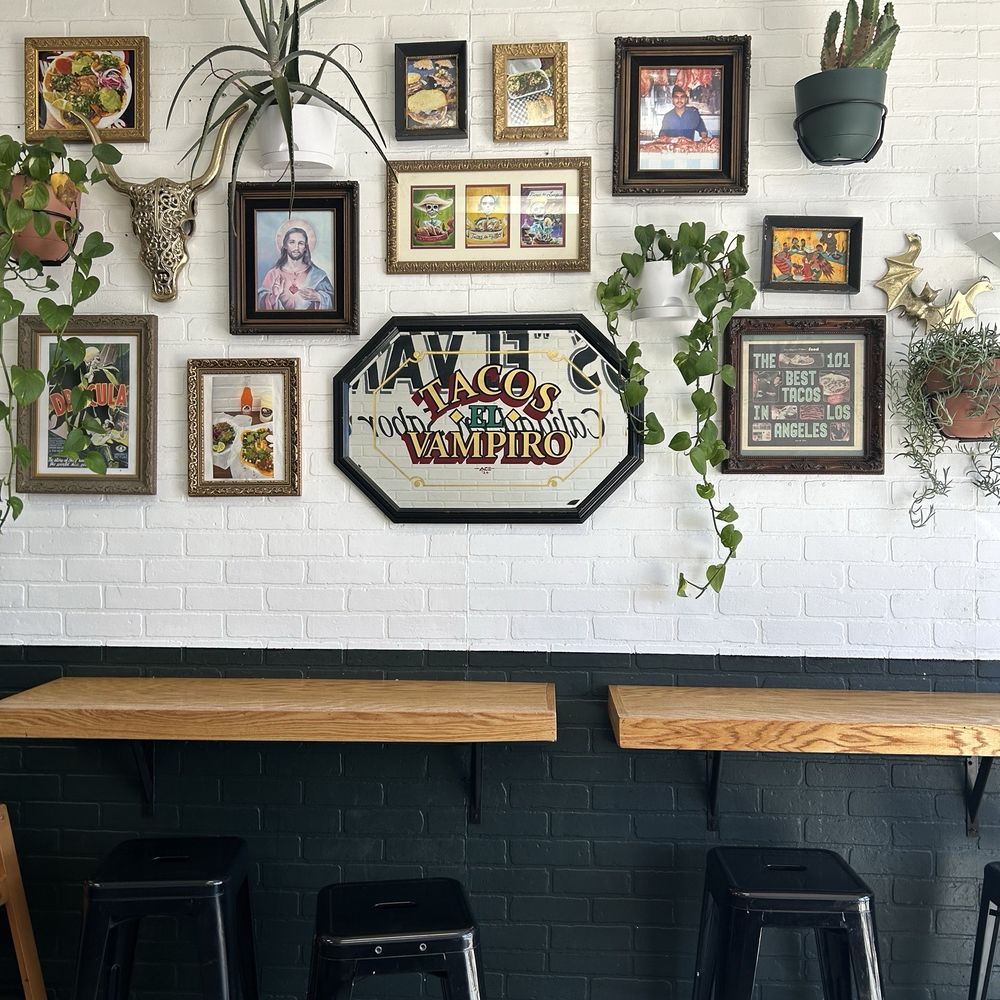 Tacos El Vampiro - Inside - Mexican Near Me - Sylmar, California