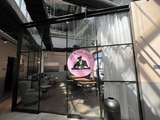 JOE & THE JUICE by null