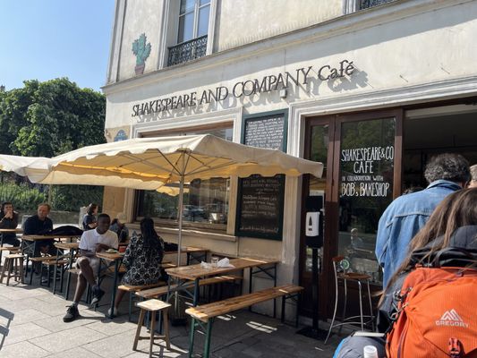 Shakespeare and Company Café by null