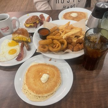 Denny's - Hot food on a brand new table inside a brand new Denny's dining restaurant. - Diners Near Me - Brentwood, California Denny's - Hot food on a brand new table inside a brand new Denny's dining restaurant. - Diners Near Me - Brentwood, California