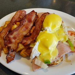 Al's Diner - My Western Eggs Benny with a side of bacon.