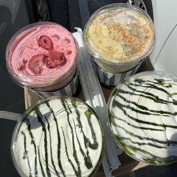 Ohana Hui Cafe - Einspanners, strawberry, and banana - Coffee & Tea Near Me - Honolulu, Hawaii