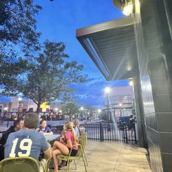 Menchie's - Outdoor seating area