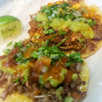 Tacos San Juan - 1 de al pastor. 1 de buche. - Tacos Near Me - León, GUA