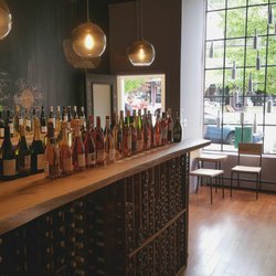 Flowercup Wine - Gorgeous decor and store design makes it a pleasure to shop for wine.