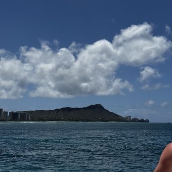 Pink Sails Waikiki - Boat Tours Near Me - Honolulu, Hawaii