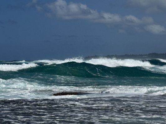 Tunnels Beach by null