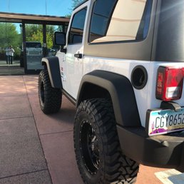 '15 Sport 2.5" AEV Suspension. 35x12.50r18 Toyo MTs on Fuel 18x9 Kranks.